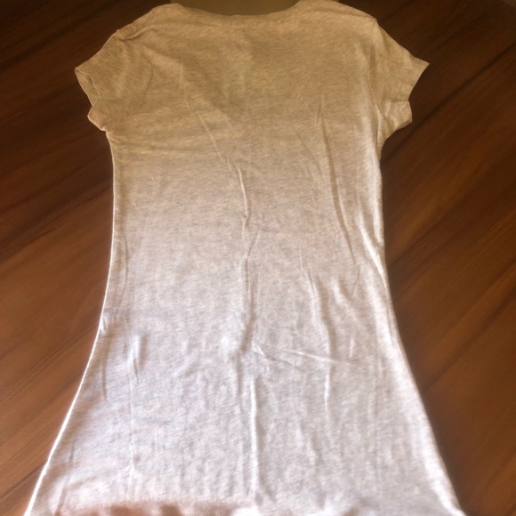 NWT Forever 21 Gray V-Neck Shirt - Picture 5 of 5